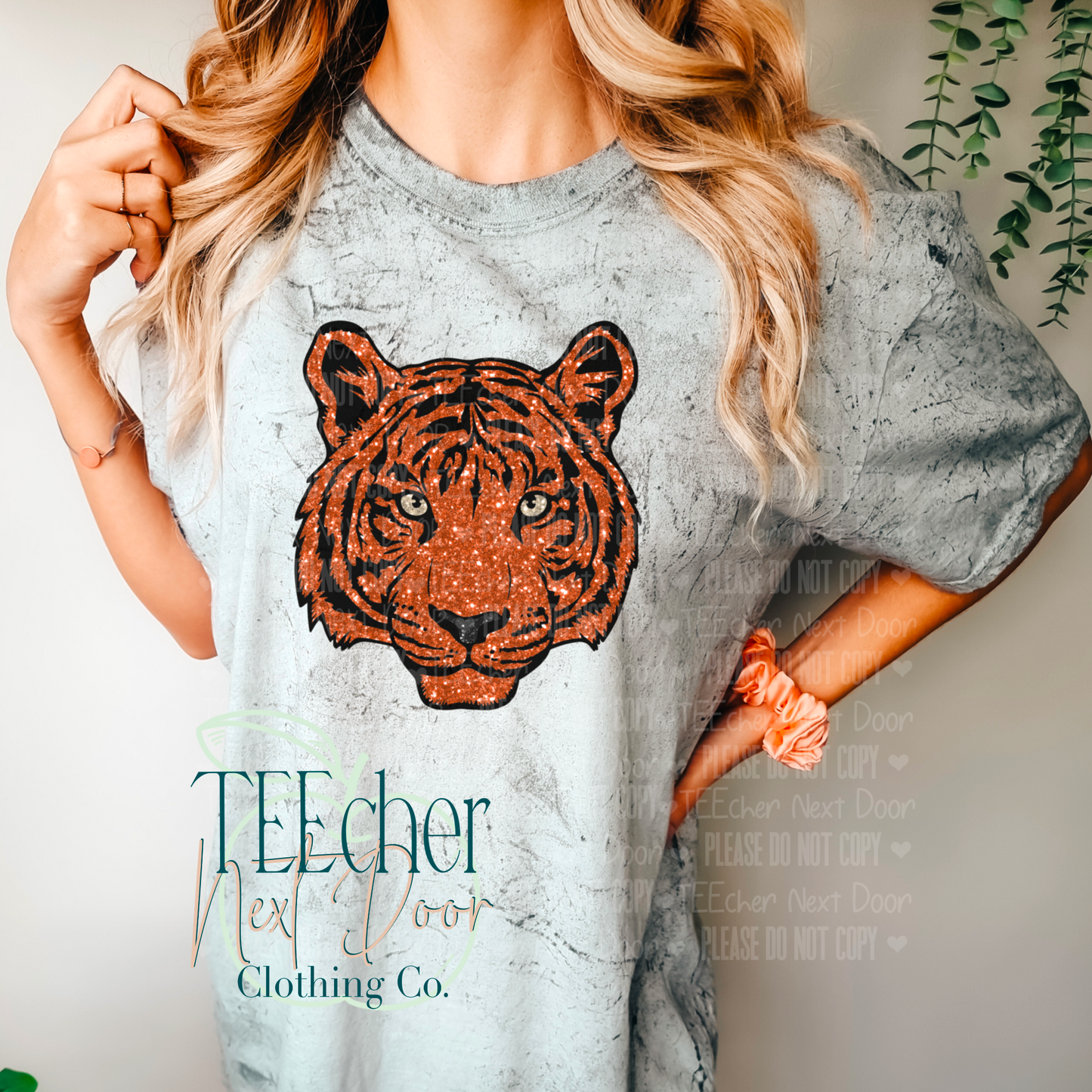 EXCLUSIVE- Faux Glitter Tiger