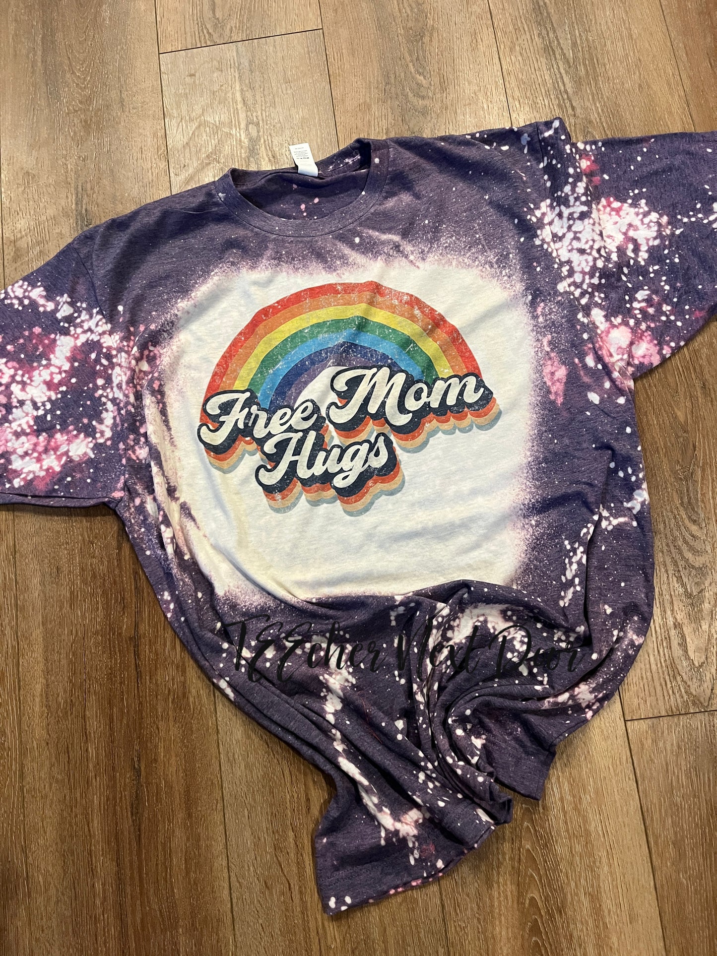 PRIDE Free Mom Hugs